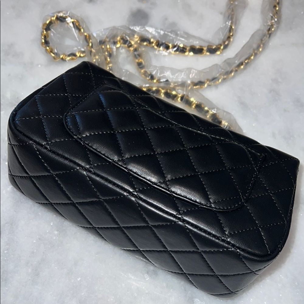 Elegant Black Quilted Crossbody Bag